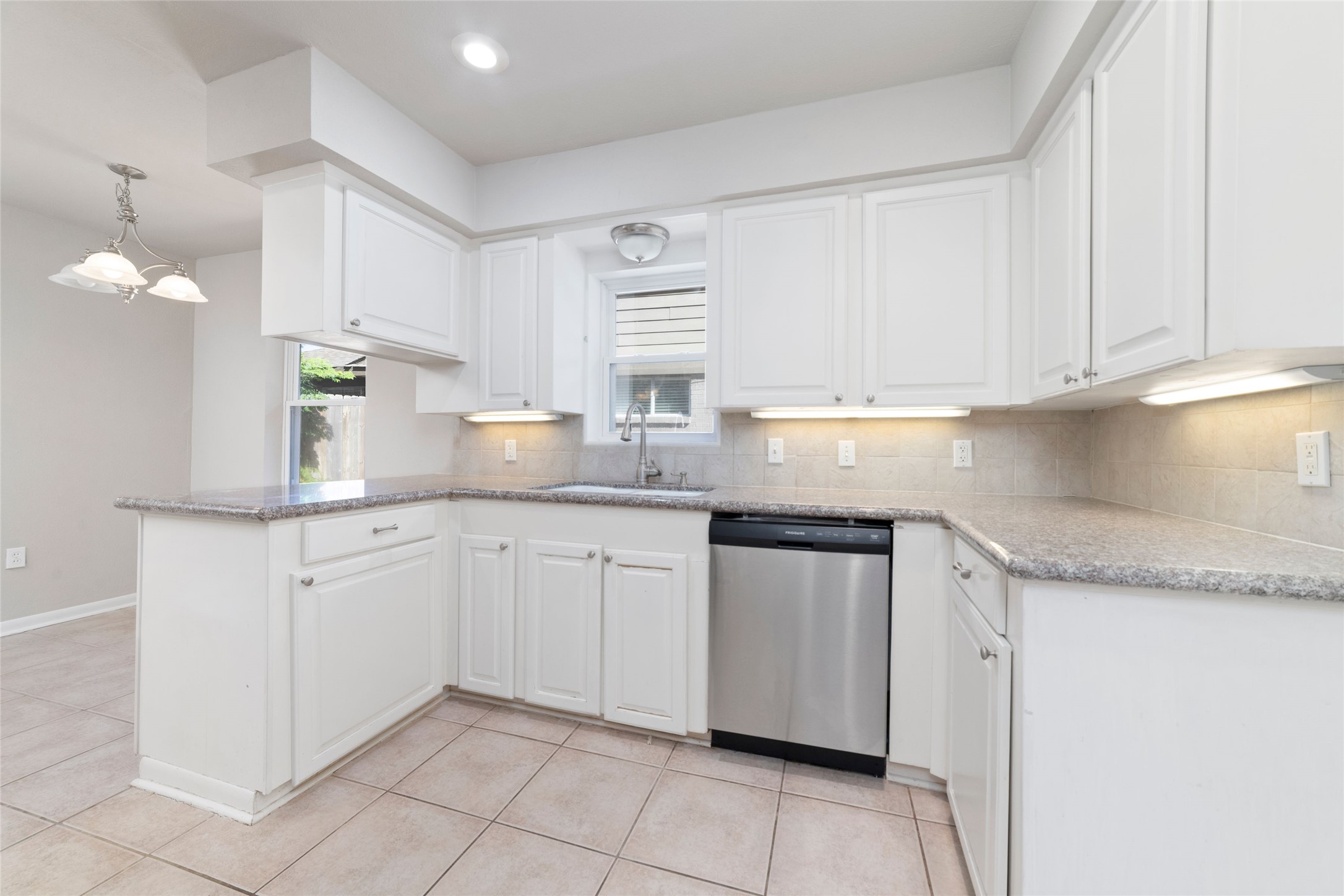 11426 Endicott Lane Houston, TX 77035 - Photo 13 of 40 Clean, practical, and ready for the person who actually uses their kitchen.