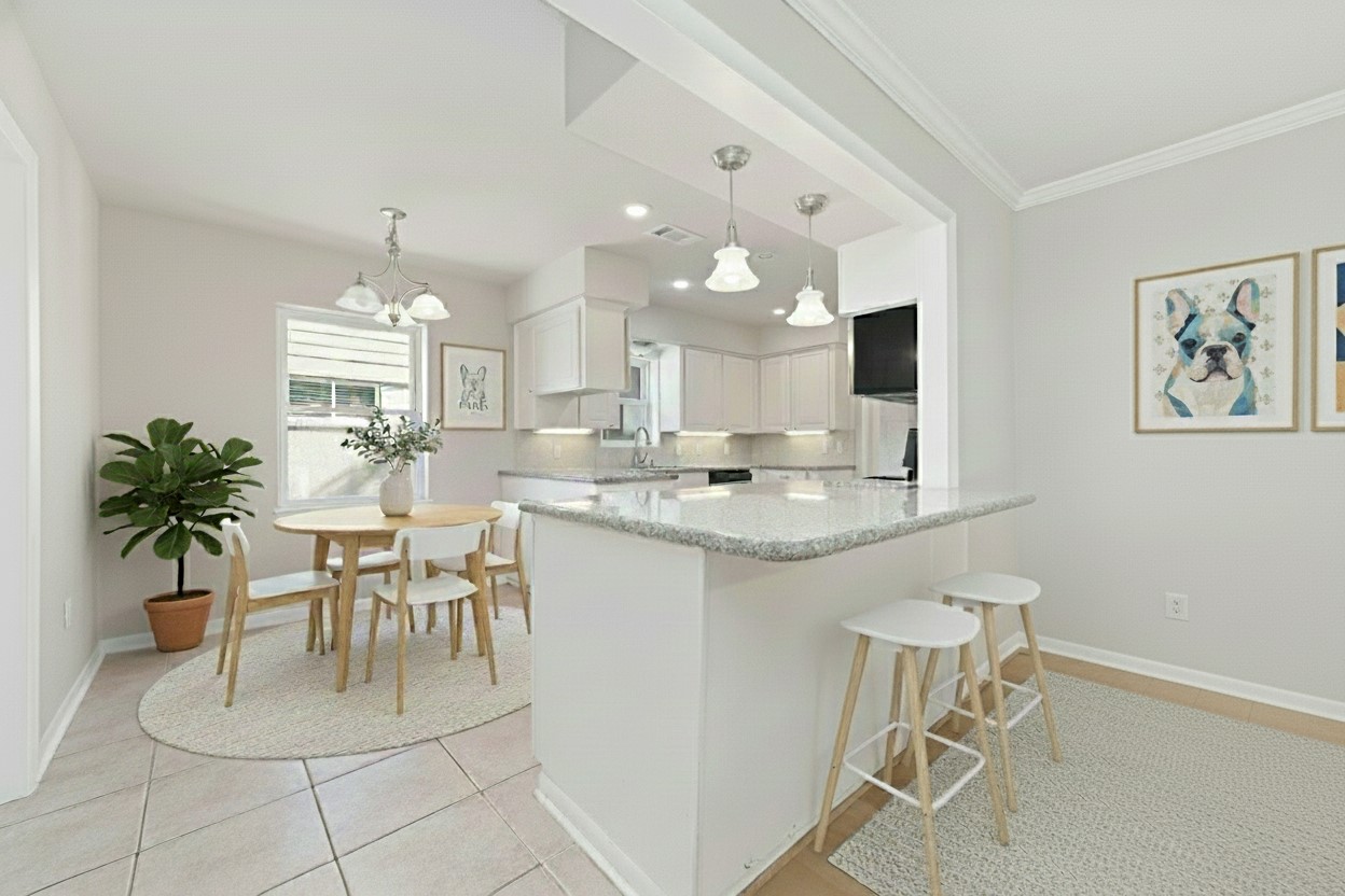 11426 Endicott Lane Houston, TX 77035 - Photo 17 of 40 Spacious and comfortable. The kind of room that’s always full of laughter and people. Virtually staged.