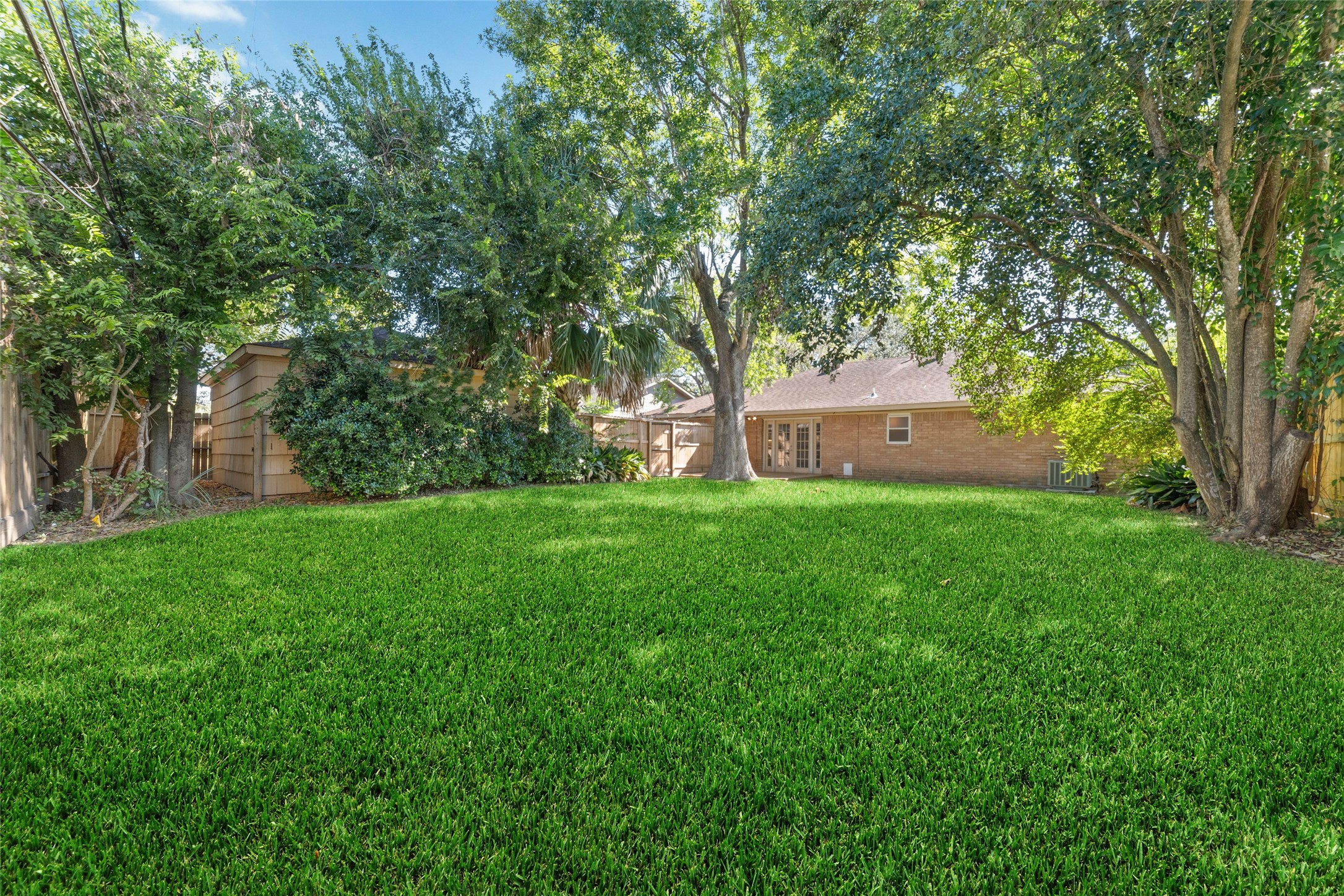 11426 Endicott Lane Houston, TX 77035 - Photo 37 of 40 A yard that reminds you why Houston living is best in a one-story ranch.
