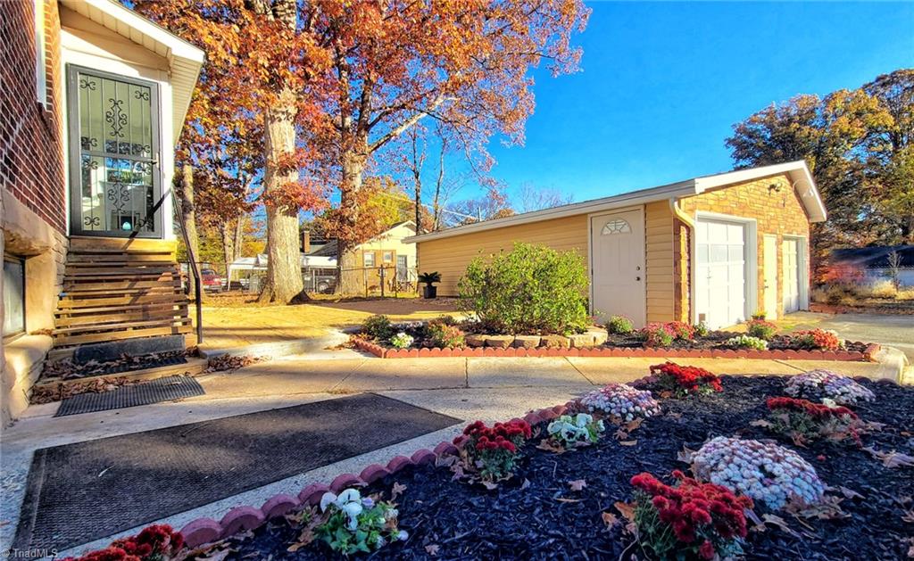 3606 Country Club Road Winston-Salem, NC 27104 - Photo 2 of 49