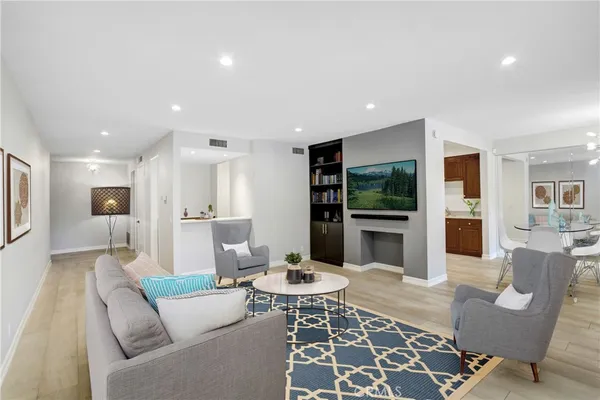 $4,500 | 4949 Genesta Avenue, Unit 104, Encino, CA 91316