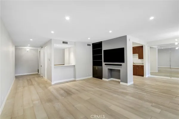 $4,500 | 4949 Genesta Avenue, Unit 104, Encino, CA 91316