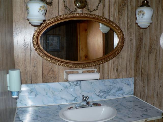 219 Summitville Road Manchester, TN 37355 - Photo 13 of 13 Bathroom with bathtub.