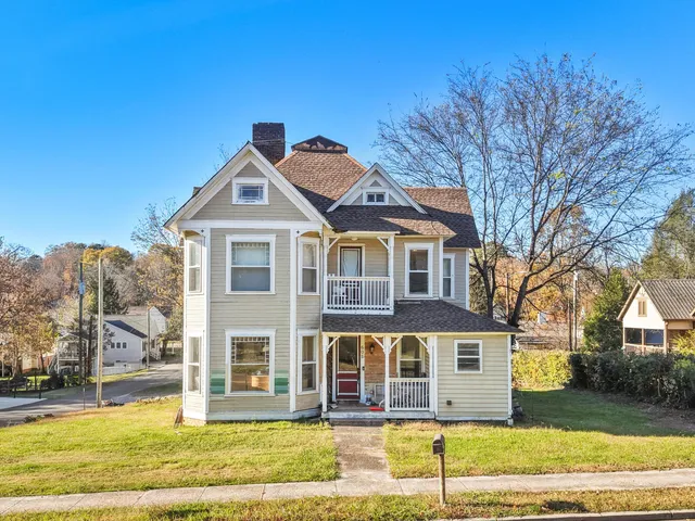 $215,000 | 608 Ingleside Avenue, Athens, TN 37303