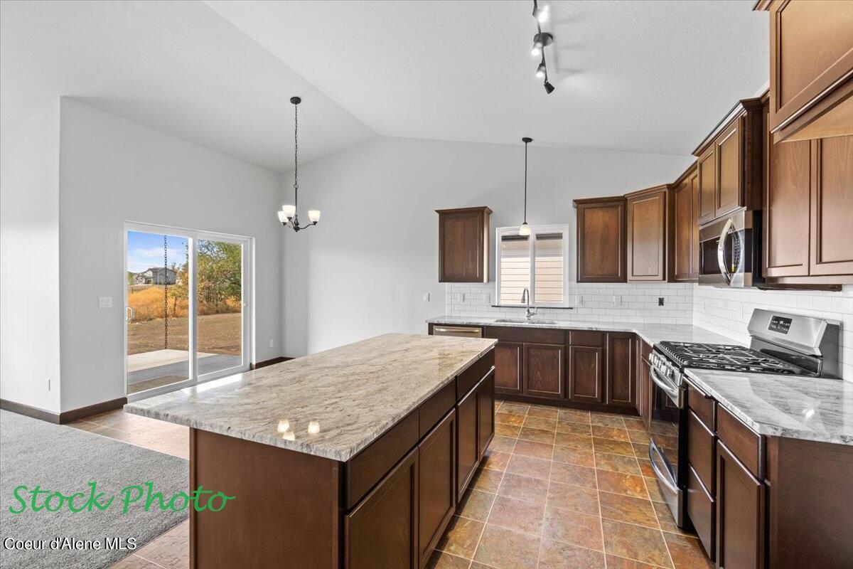 1136 Jersey Street Sandpoint, ID 83864 - Photo 11 of 39 Kitchen