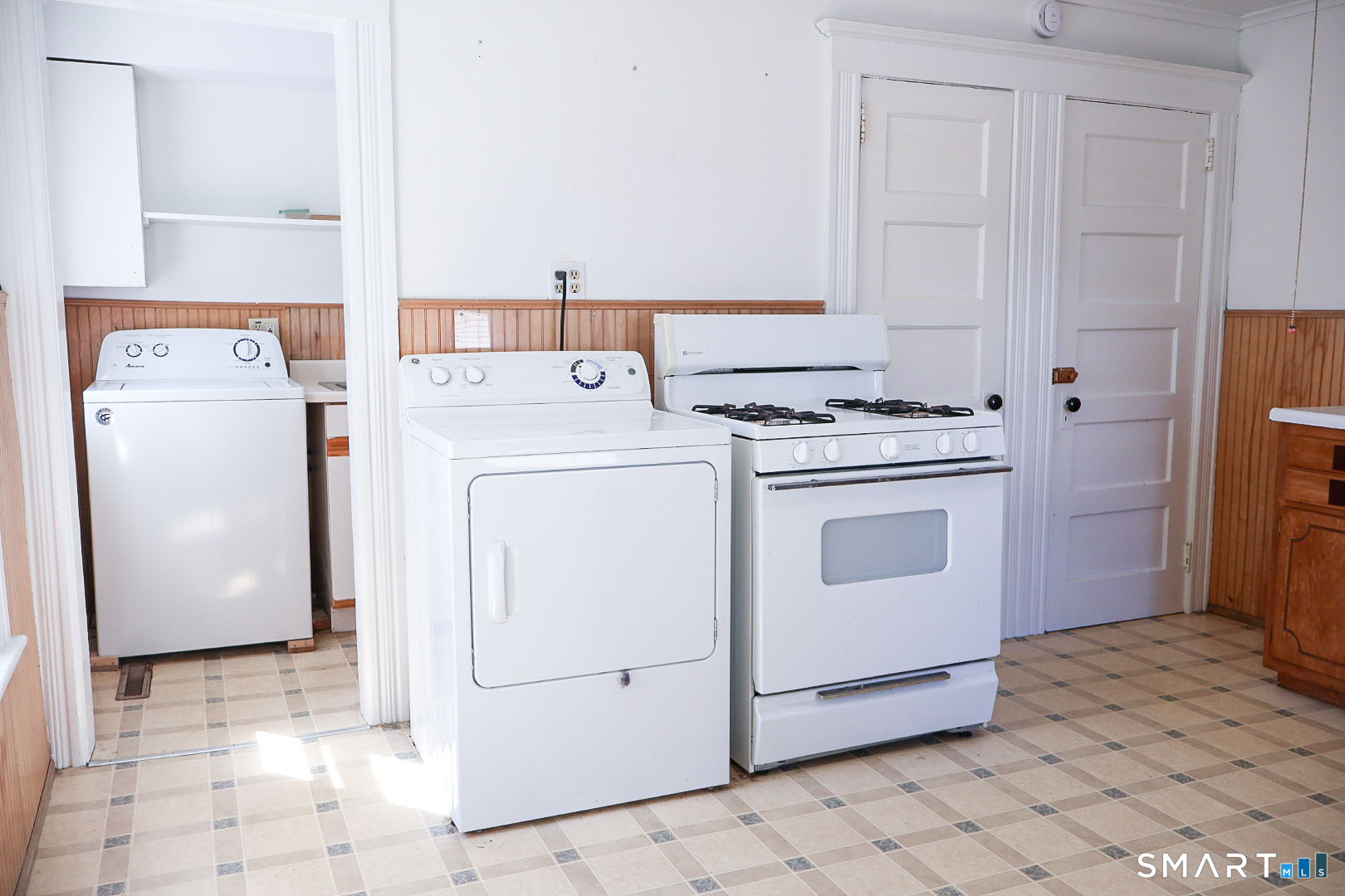 66 Forest Court Torrington, CT 06790 - Photo 3 of 18 a utility room with dryer and washer