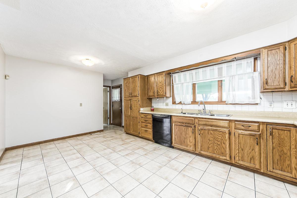 4859 Karl Road Columbus, OH 43229 - Photo 4 of 29 Gallery Image 4