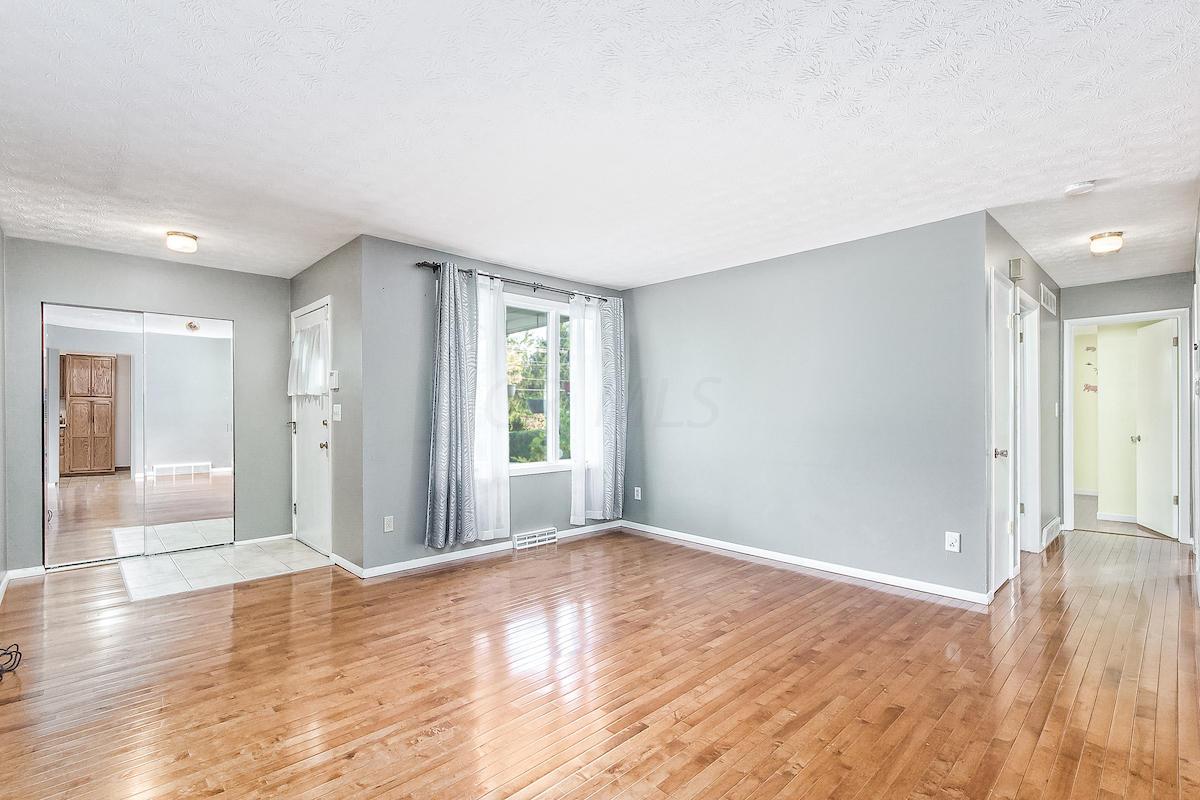 4859 Karl Road Columbus, OH 43229 - Photo 5 of 29 Gallery Image 5