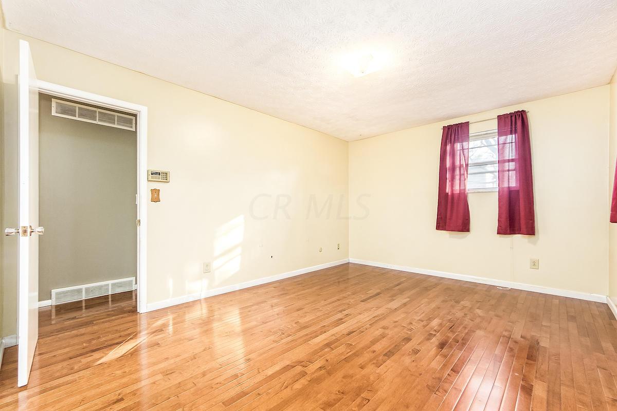 4859 Karl Road Columbus, OH 43229 - Photo 9 of 29 Gallery Image 9
