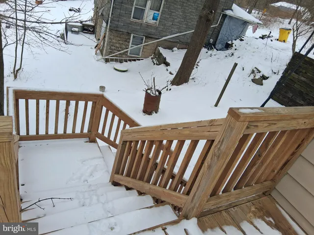 a view of walk in closet