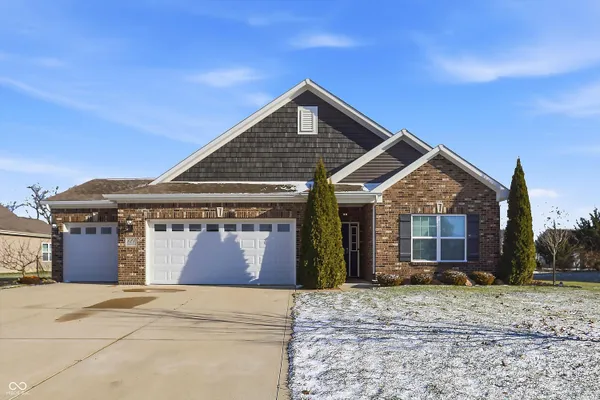$349,900 | 121 Halldale Drive, Whiteland, IN 46184
