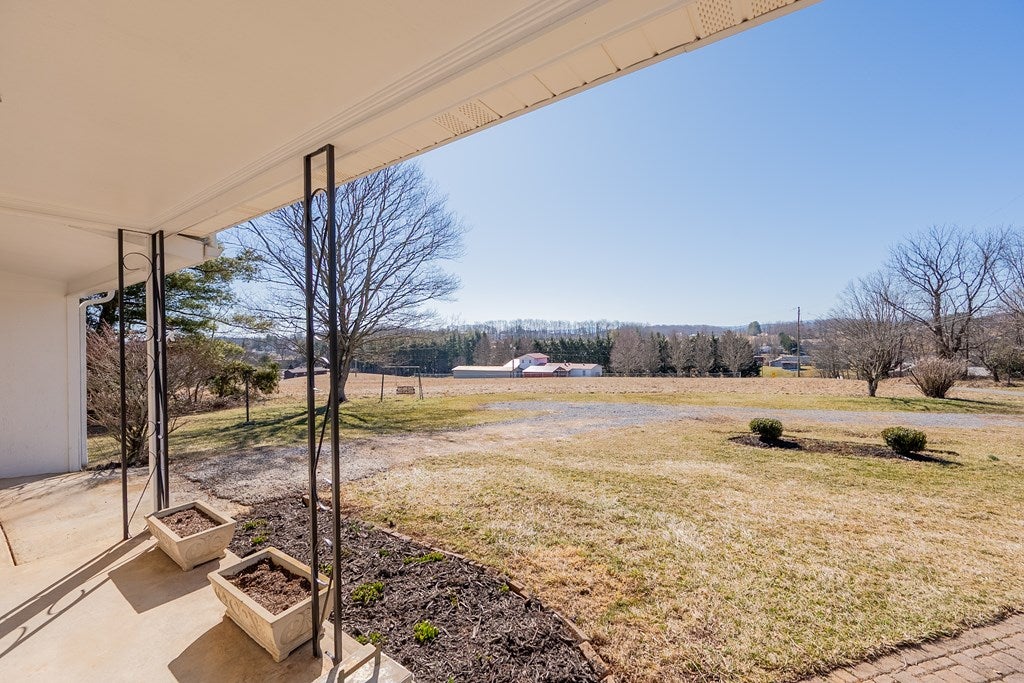 144 Cherry Street Rural Retreat, VA 24368 - Photo 2 of 59 Gallery Image 2