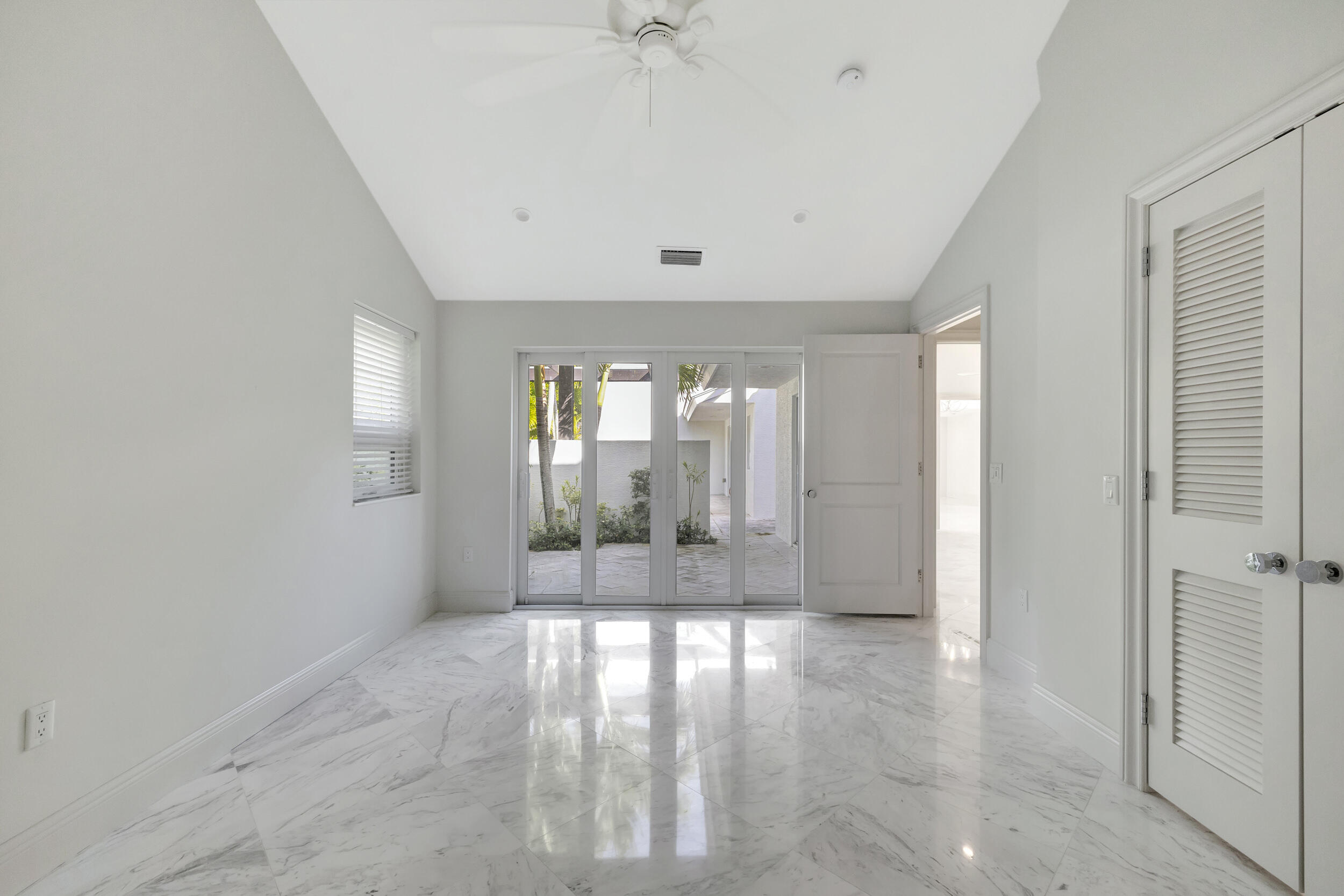 355 Oakview Drive Delray Beach, FL 33445 - Photo 41 of 92 3W7A2859