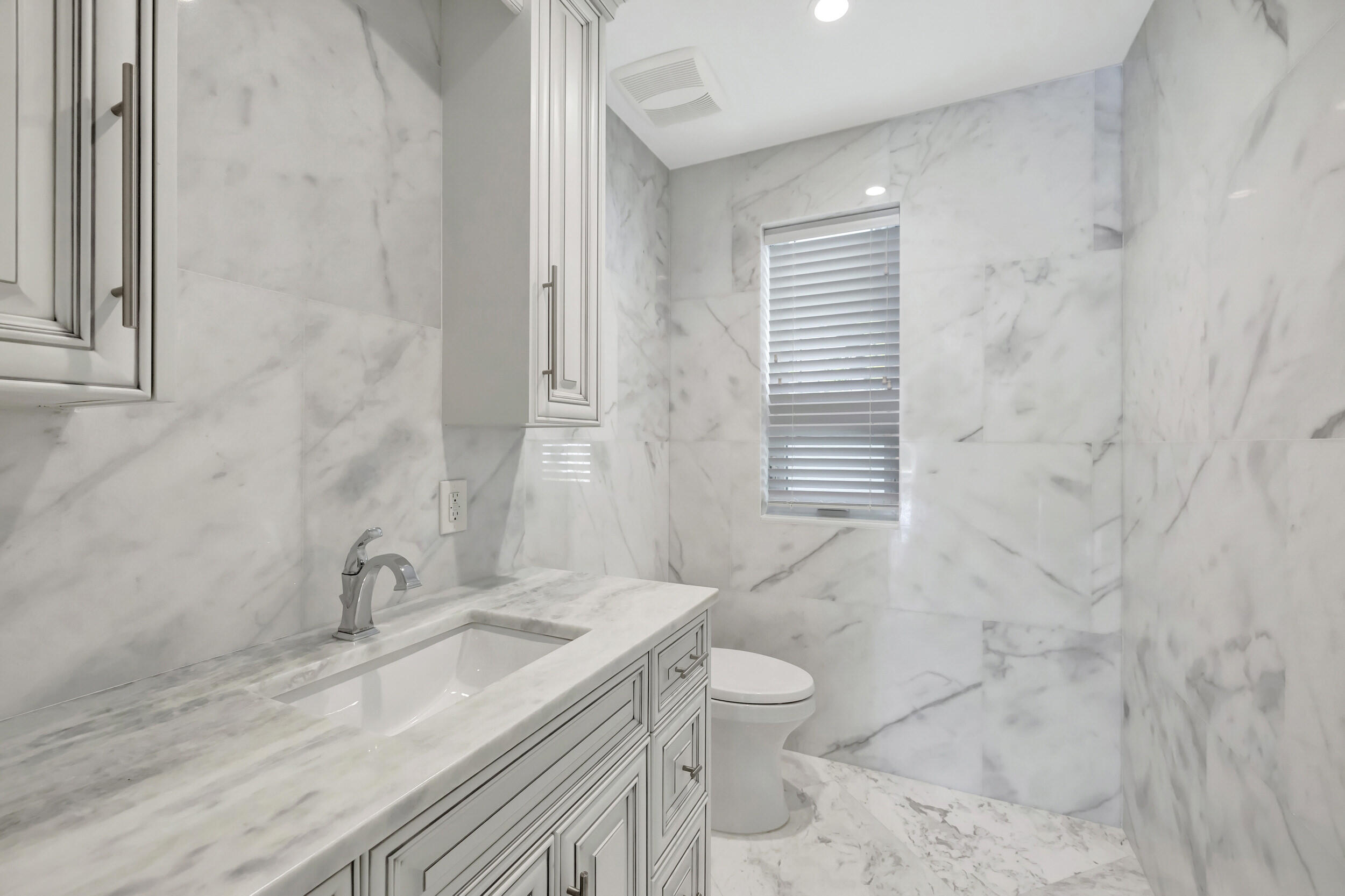 355 Oakview Drive Delray Beach, FL 33445 - Photo 54 of 92 3W7A2959