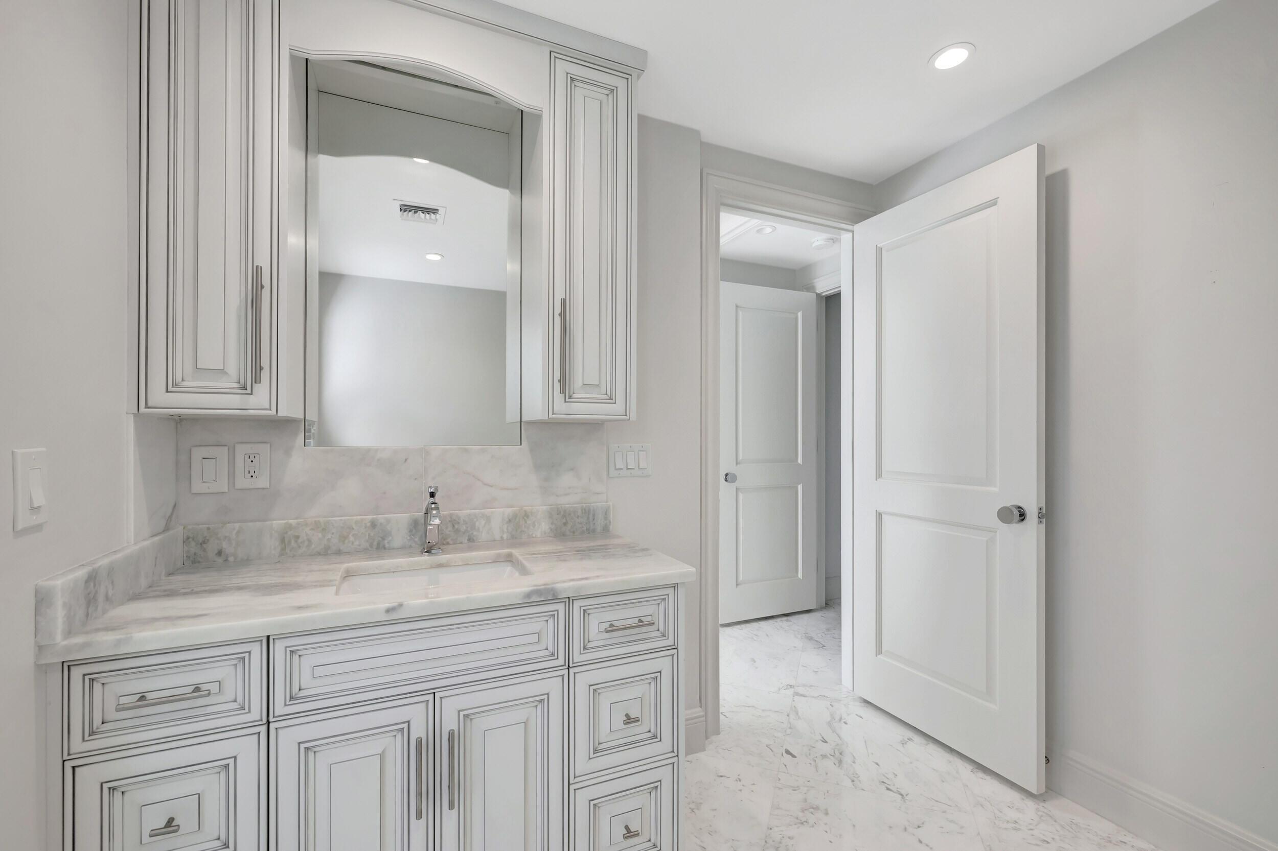 355 Oakview Drive Delray Beach, FL 33445 - Photo 66 of 92 3W7A3044