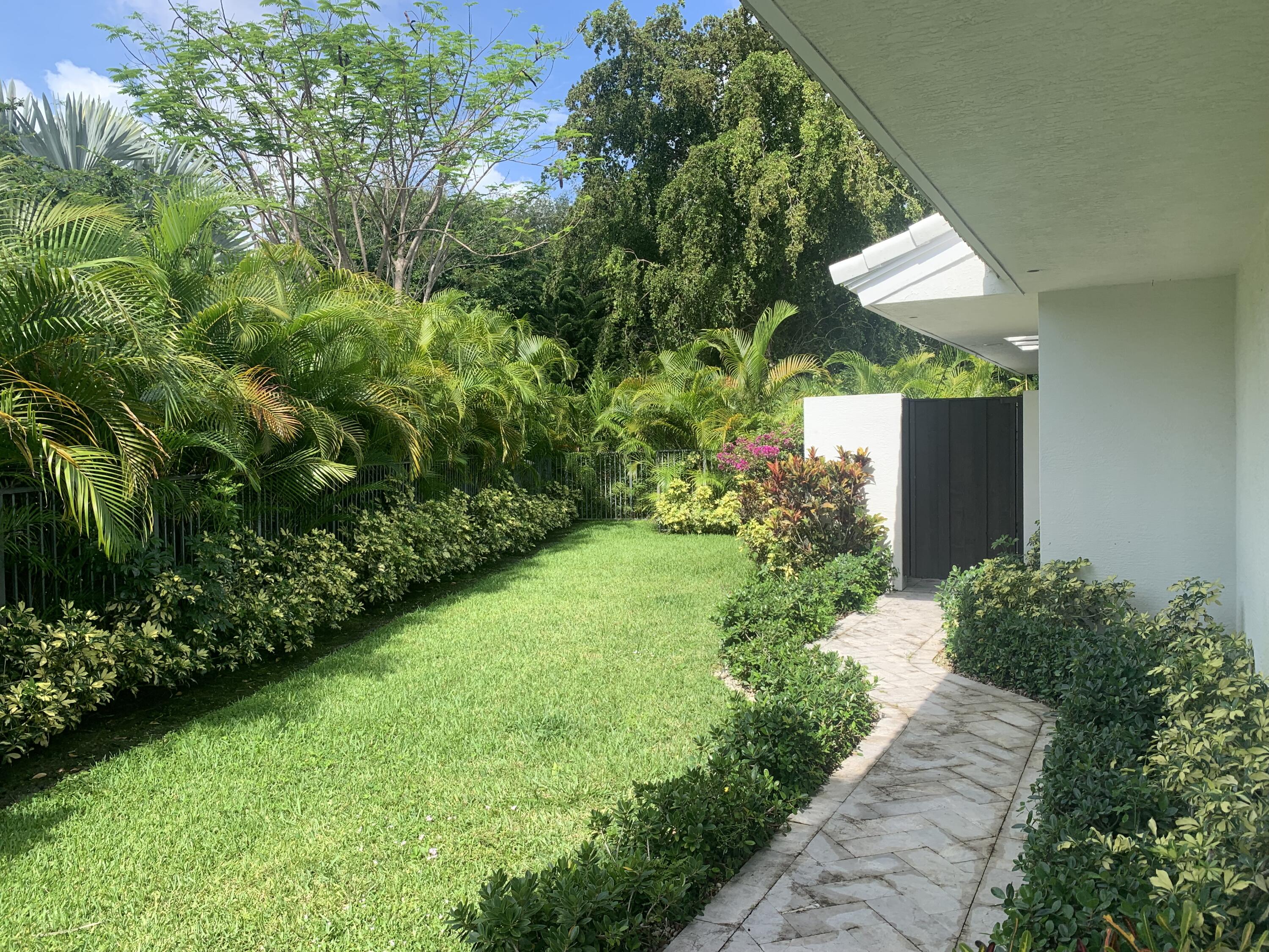 355 Oakview Drive Delray Beach, FL 33445 - Photo 78 of 92 IMG_4466