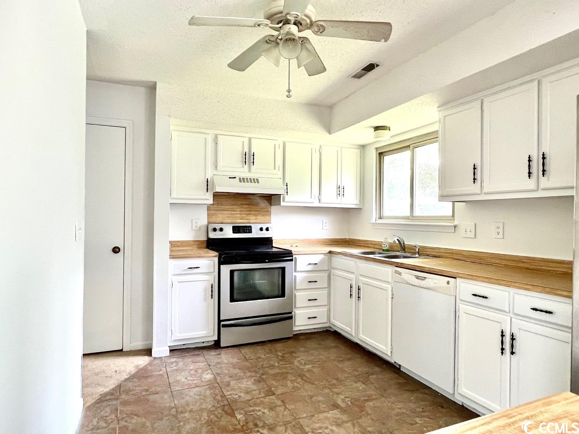 119 State Rd S-8-977 Moncks Corner, SC 29461 - Photo 4 of 15