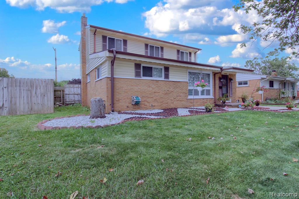 15739 Selwyn Road Southgate, MI 48195 - Photo 2 of 31 Gallery Image 2