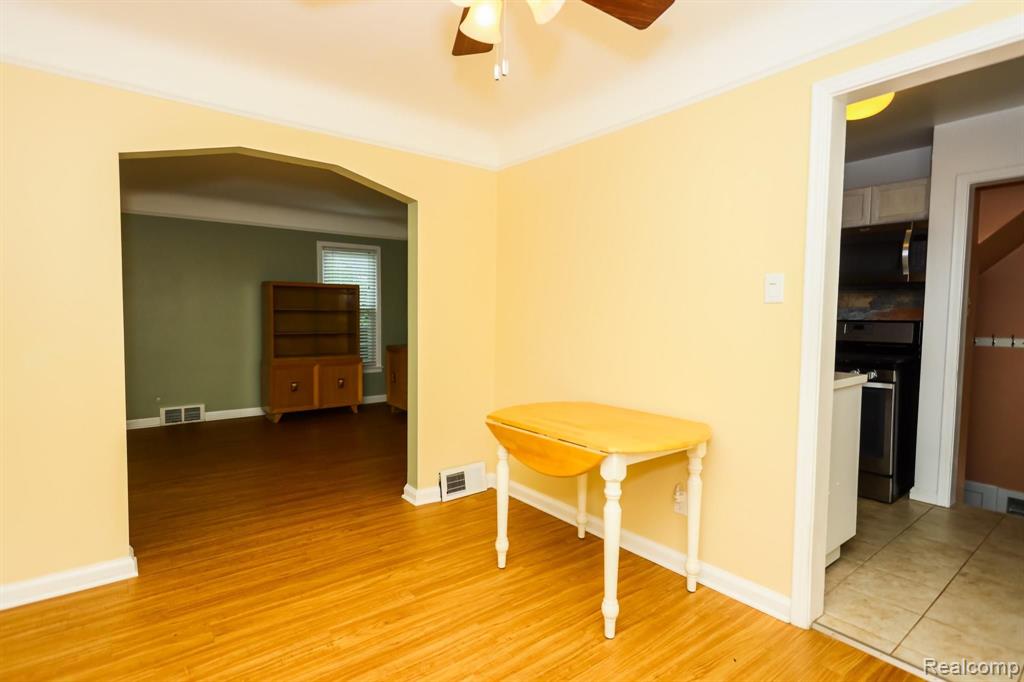 1560 Harvard Road Berkley, MI 48072 - Photo 13 of 32