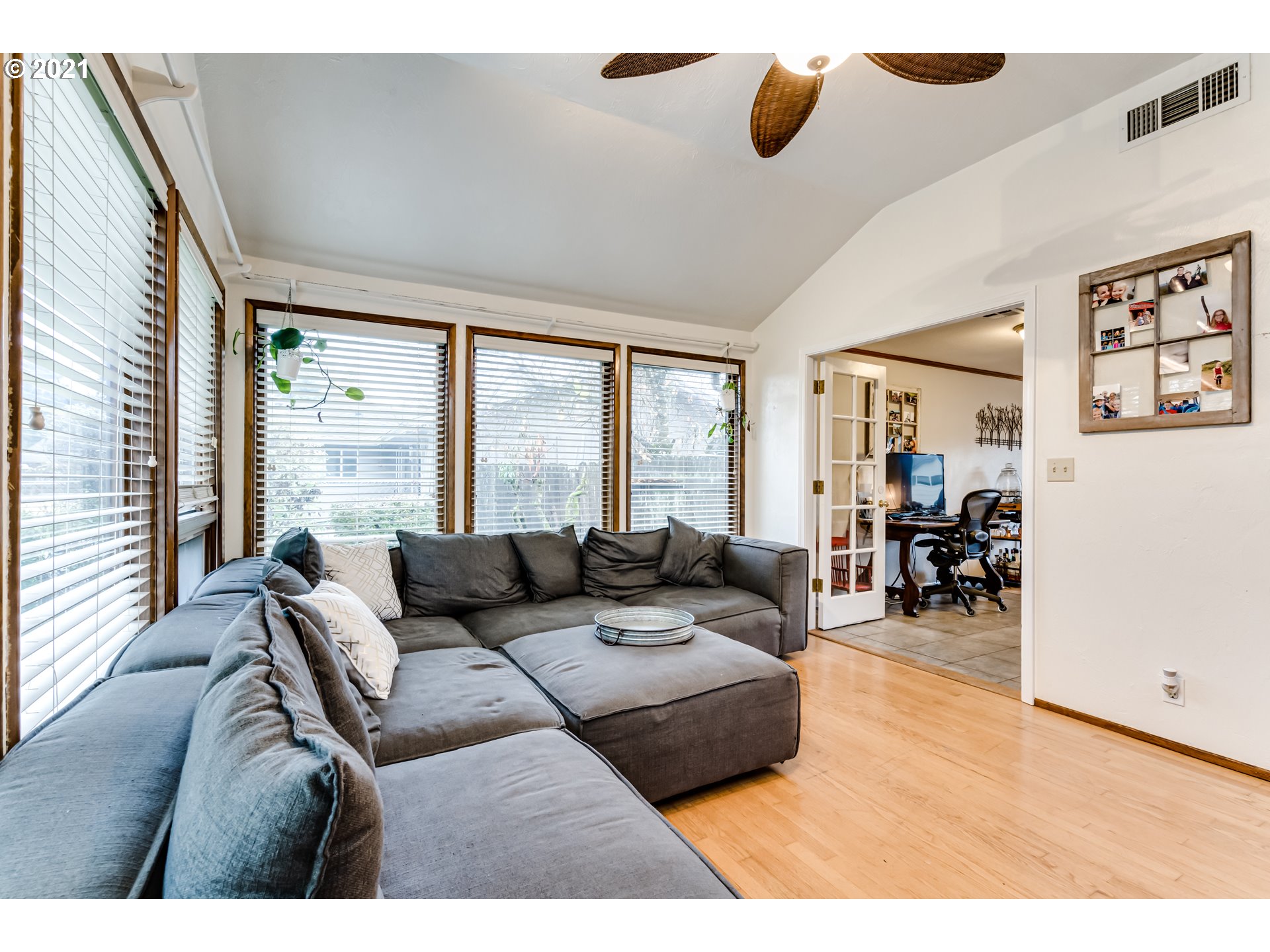 3324 Montebello Avenue Springfield, OR 97477 - Photo 11 of 32 a living room with furniture and a large window