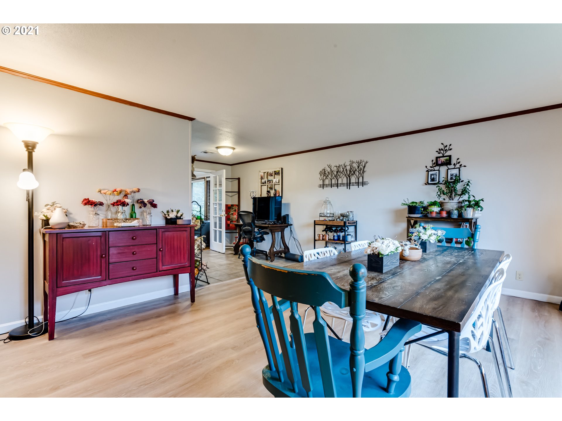 3324 Montebello Avenue Springfield, OR 97477 - Photo 5 of 32 a view of a dining room with furniture and wooden floor