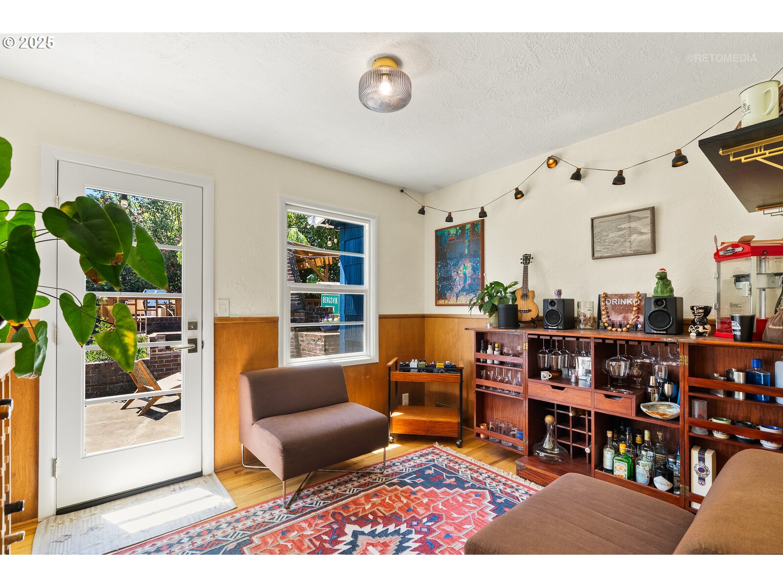 3440 Southwest Primrose Street Portland, OR 97219 - Photo 17 of 31 Gallery Image 17