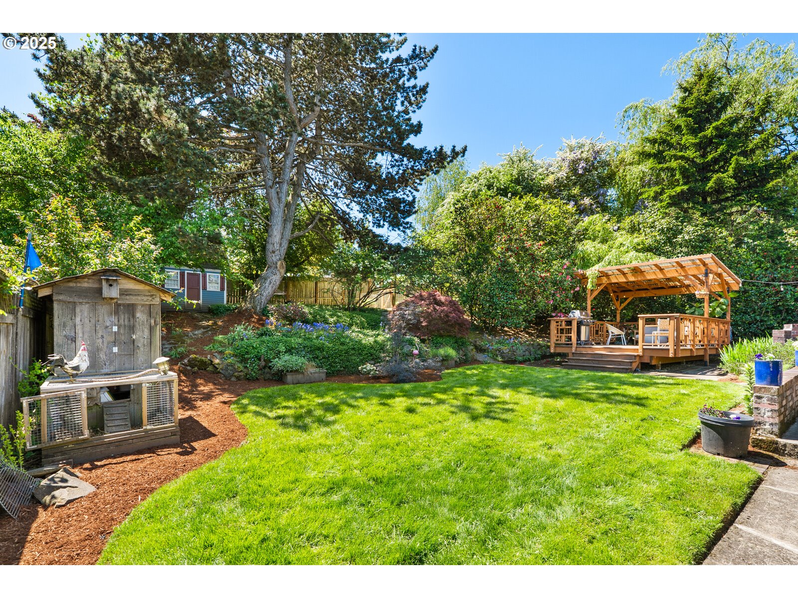 3440 Southwest Primrose Street Portland, OR 97219 - Photo 21 of 31 Gallery Image 21