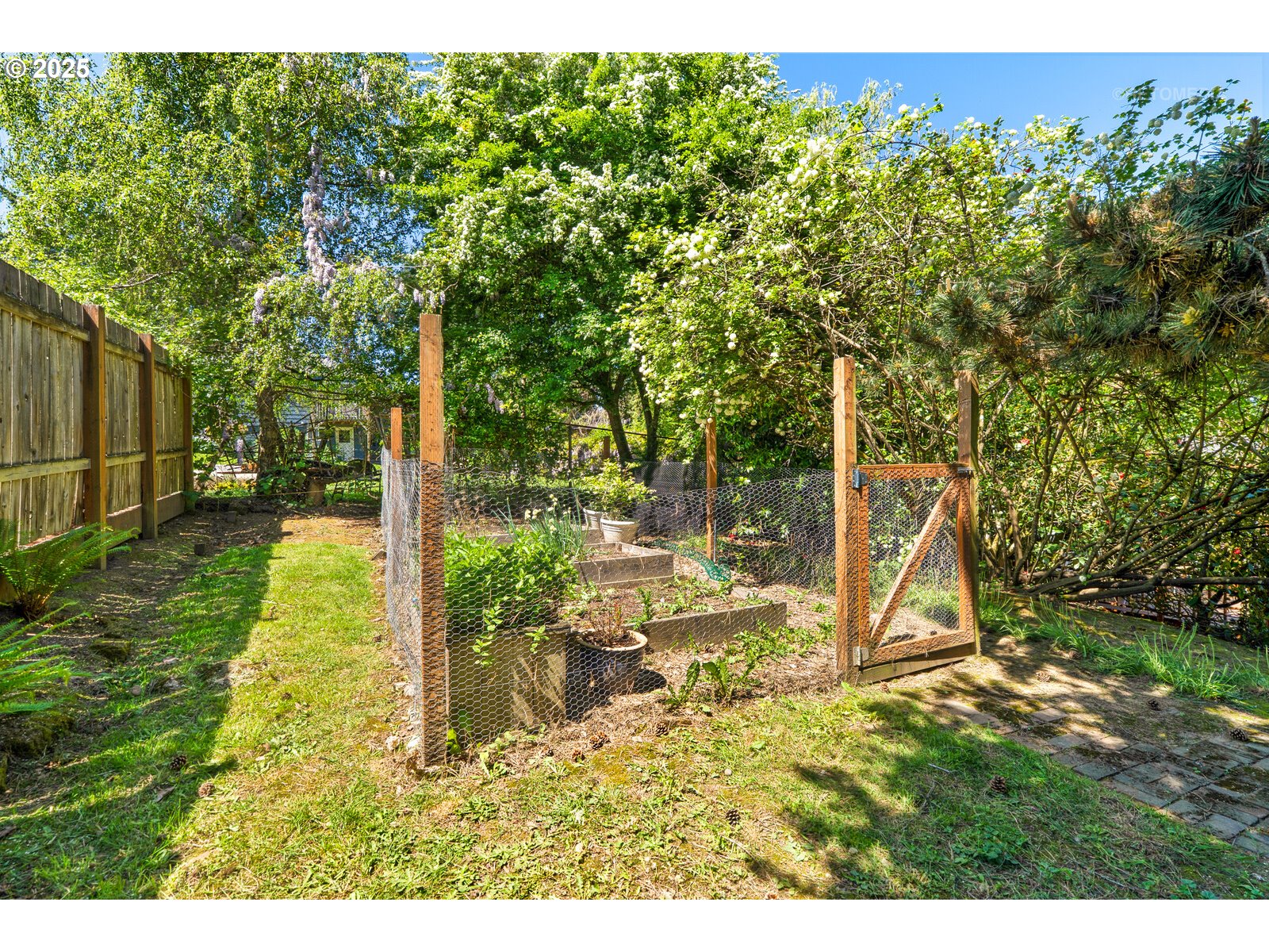 3440 Southwest Primrose Street Portland, OR 97219 - Photo 27 of 31 Gallery Image 27