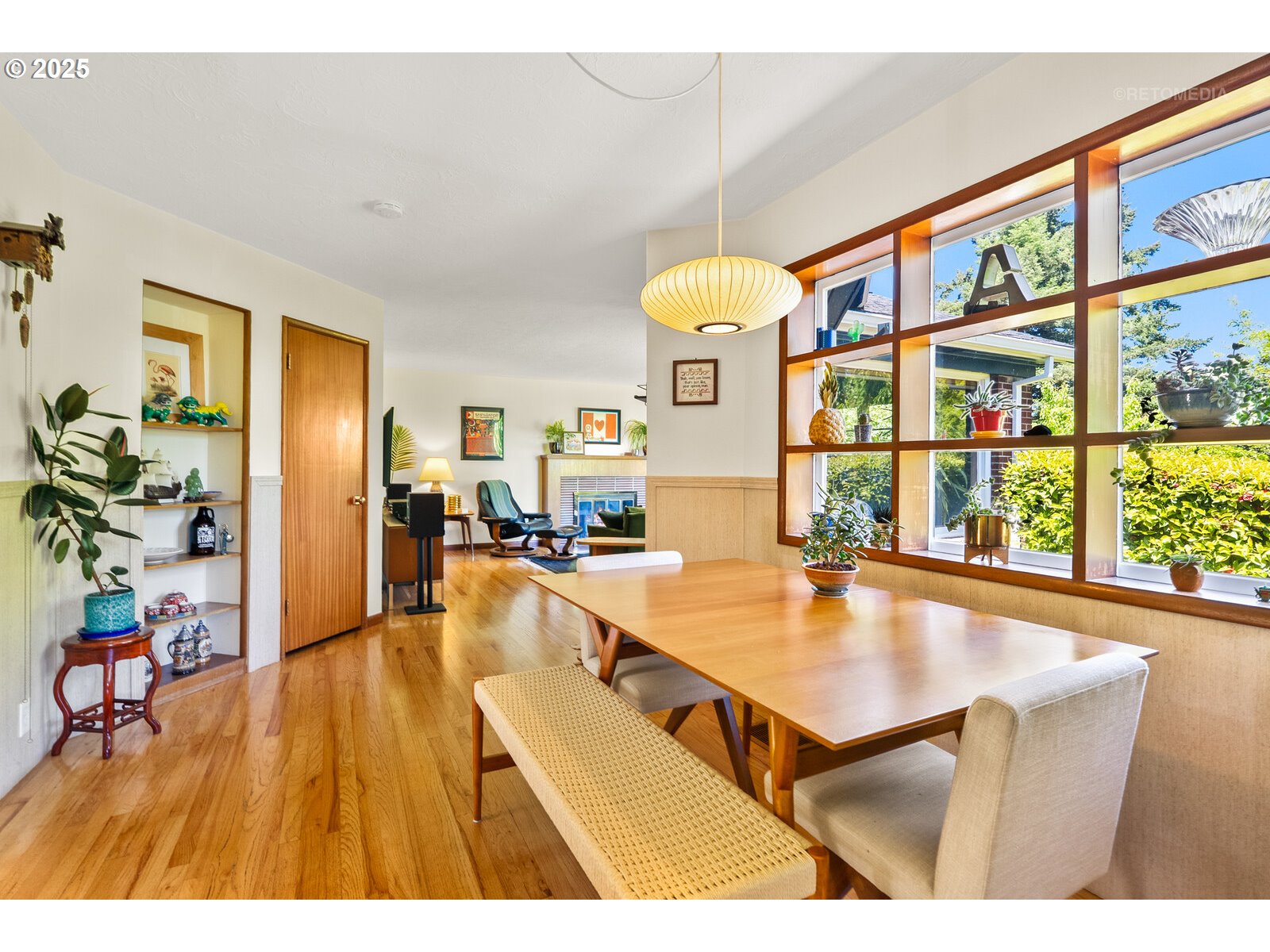 3440 Southwest Primrose Street Portland, OR 97219 - Photo 10 of 31 Gallery Image 10