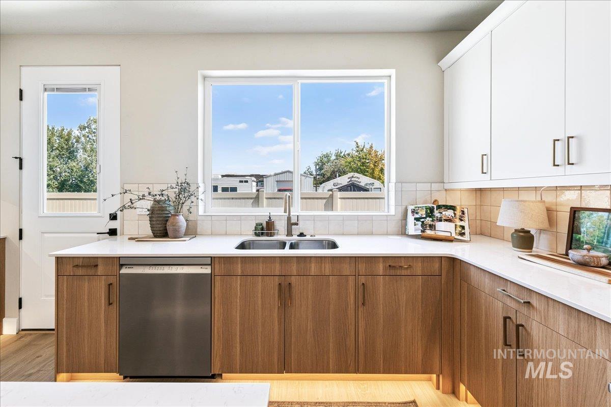 76 North Feather Reed Avenue Meridian, ID 83642 - Photo 11 of 46 Gallery Image 11