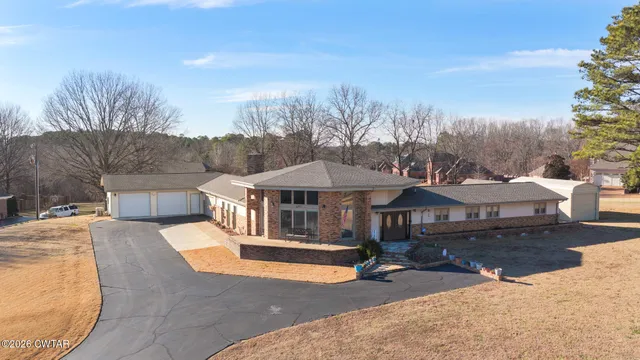 $430,000 | 491 Tara Lane, Huntingdon, TN 38344