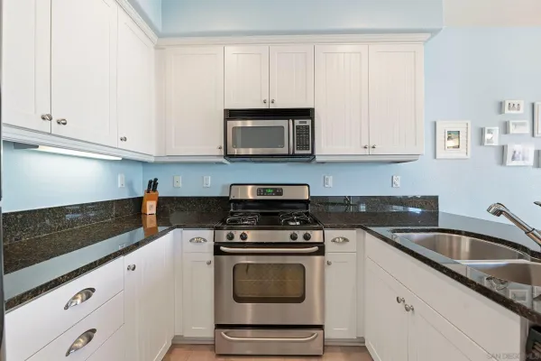 $810,000 | 845 Harbor Cliff Way, Unit 305, Oceanside, CA 92054