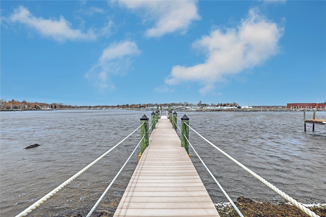 85 Mathewson Road Barrington, RI 02806 - Photo 6 of 7