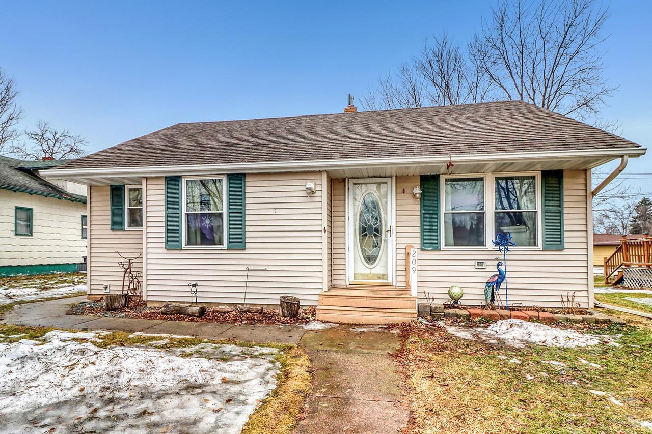 209 5th Street Southeast Barnesville, MN 56514 - Photo 2 of 39