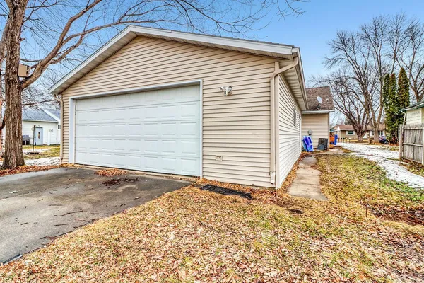 $194,500 | 209 5th Street Southeast, Barnesville, MN 56514