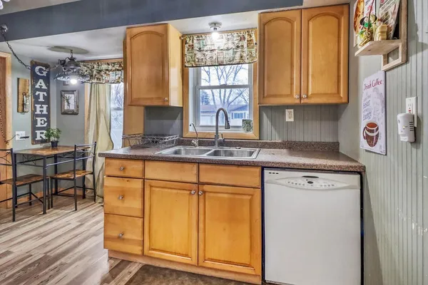 $194,500 | 209 5th Street Southeast, Barnesville, MN 56514