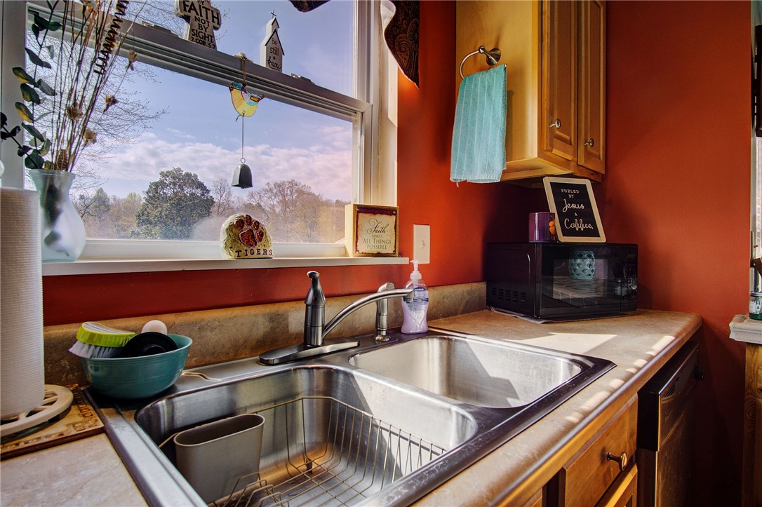 314 Dodd Hill Road West Union, SC 29696 - Photo 15 of 39 Gallery Image 15