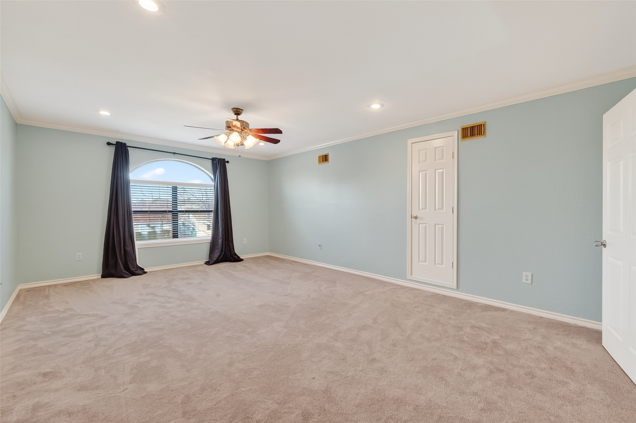 512 Bertloma Street Pasadena, TX 77502 - Photo 23 of 48 2nd living quarters-second bedroom (upstairs)