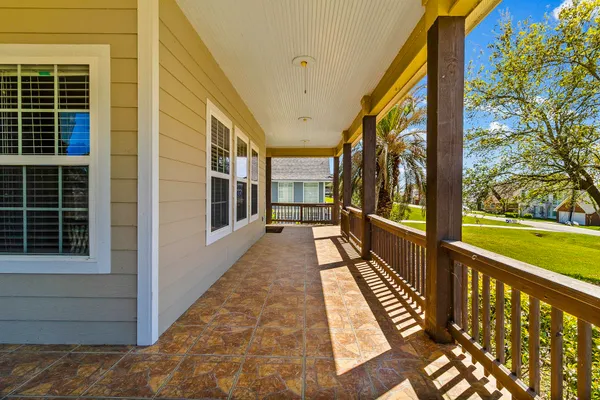 $389,000 | 361 Bridgelanding, Onalaska, TX 77360