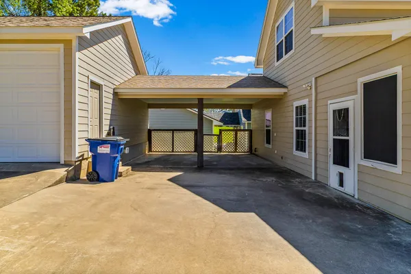 $389,000 | 361 Bridgelanding, Onalaska, TX 77360