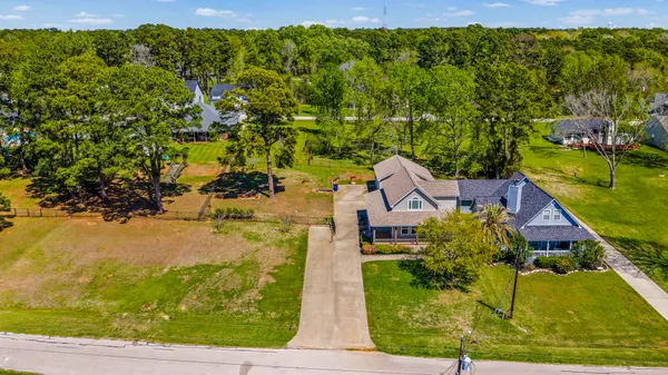 $389,000 | 361 Bridgelanding, Onalaska, TX 77360