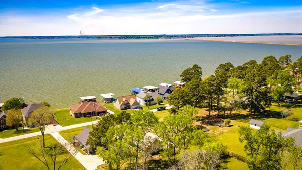 $389,000 | 361 Bridgelanding, Onalaska, TX 77360