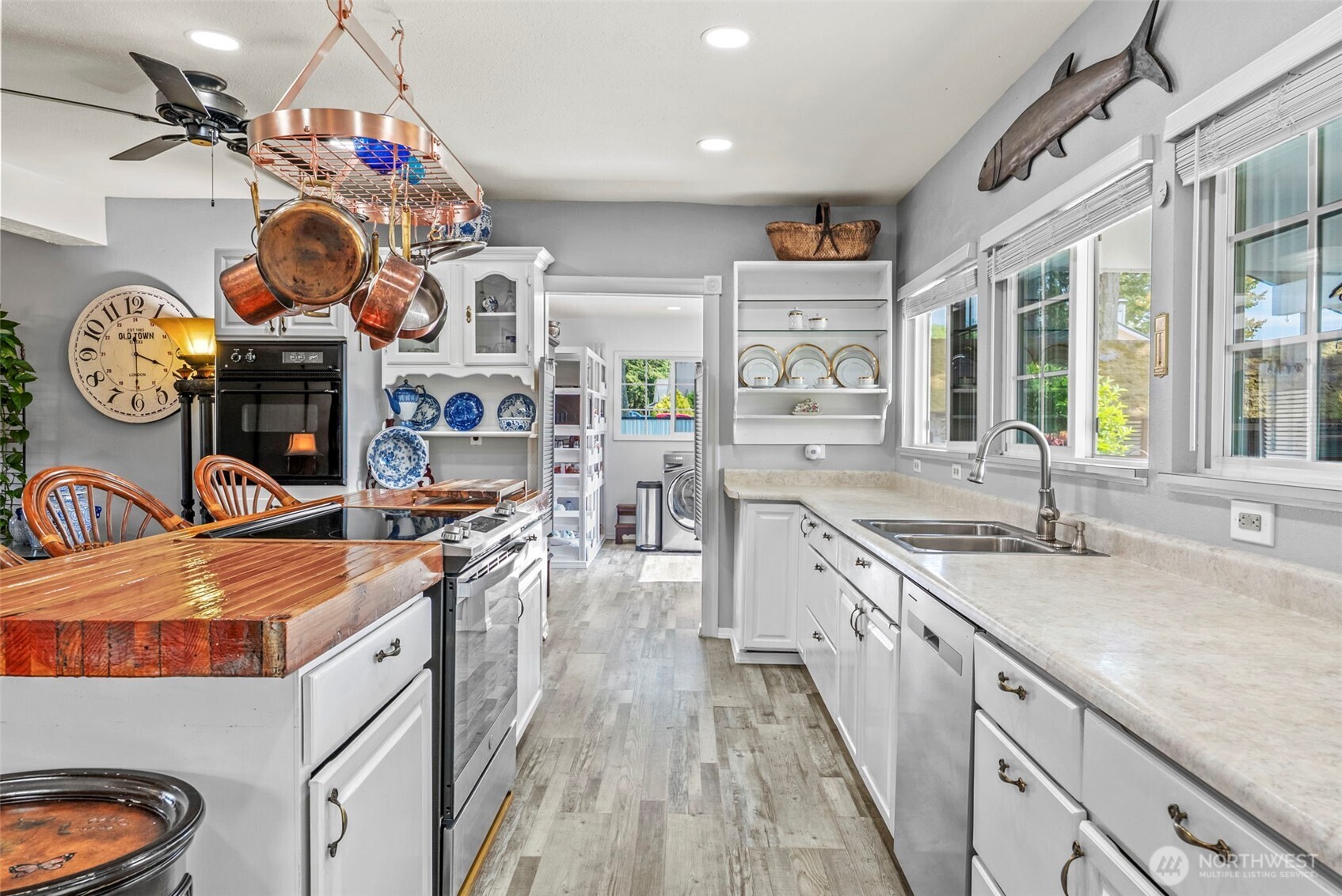 10 East Sunny Sands Road Cathlamet, WA 98612 - Photo 12 of 40