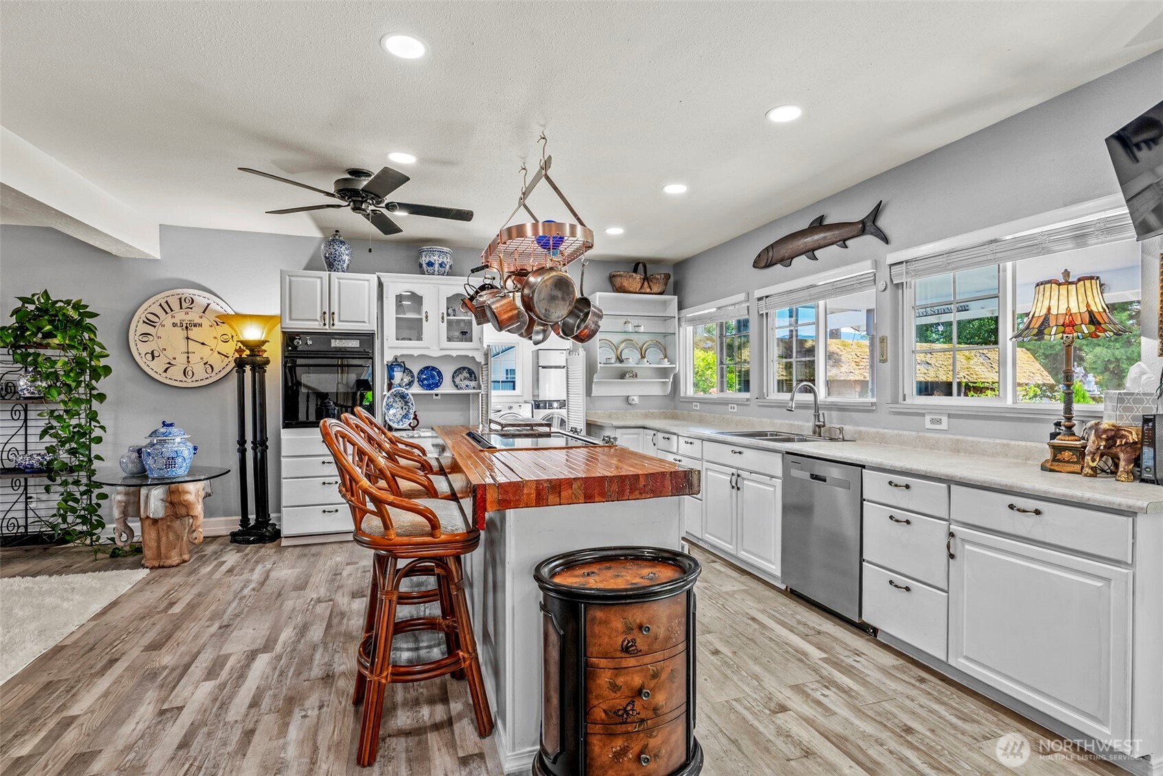 10 East Sunny Sands Road Cathlamet, WA 98612 - Photo 13 of 40