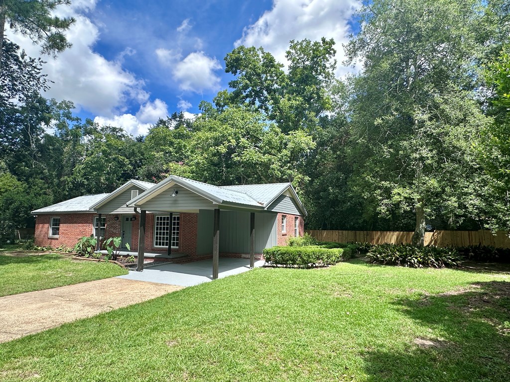100 Winding Road Dothan, AL 36301 - Photo 2 of 27