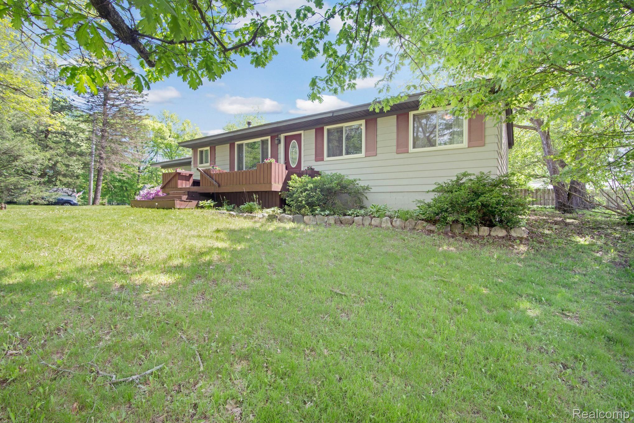 2801 West Commerce Road Milford, MI 48380 - Photo 2 of 27 Corner Lot