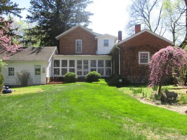 12165 White Lake Road Fenton, MI 48430 - Photo 5 of 31 back of home