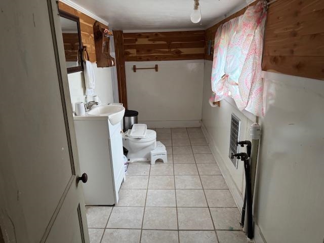 1040 Pocahontas Road Pocahontas, TN 38061 - Photo 9 of 14 a bathroom with a toilet and a shower