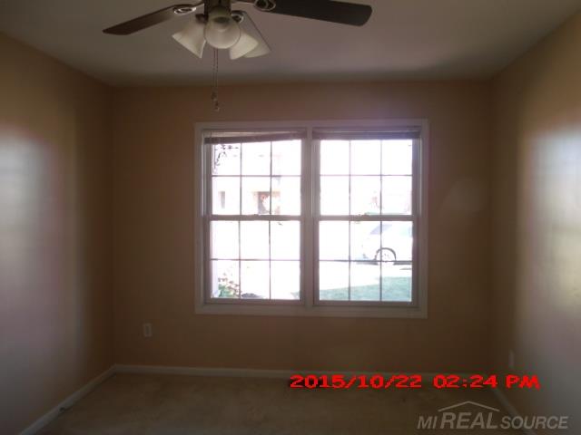 1245 Harding Street Detroit, MI 48214 - Photo 20 of 26 31268402-19.JPG