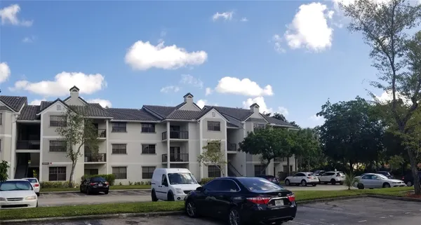 $1,950 | 11205 West Atlantic Boulevard, Unit 305, Coral Springs, FL 33071